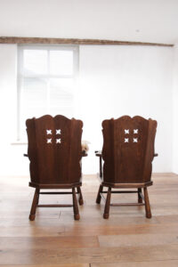 Brutalist eiken loungestoel met biezen zitting circa 1935 – foto 11