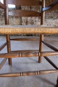 Hollandse eiken ladderback armstoel met biezen zitting – foto 14