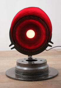 Antieke bronzen sluislamp Tiel rood signaalglas – foto 5