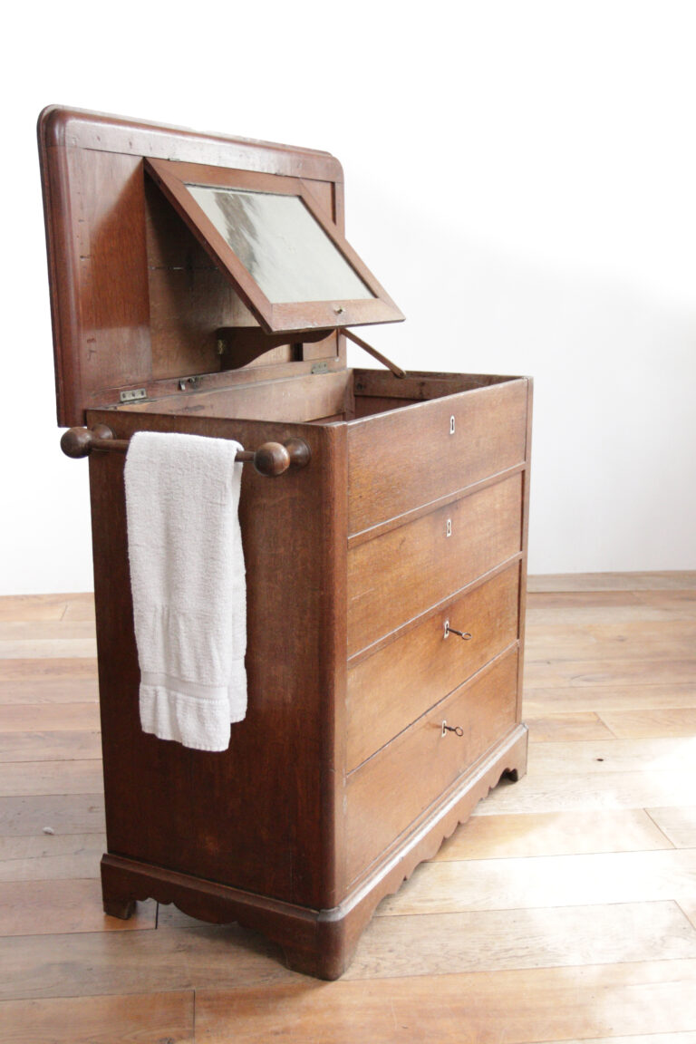 19th Century French Commode – An Antique Gem!