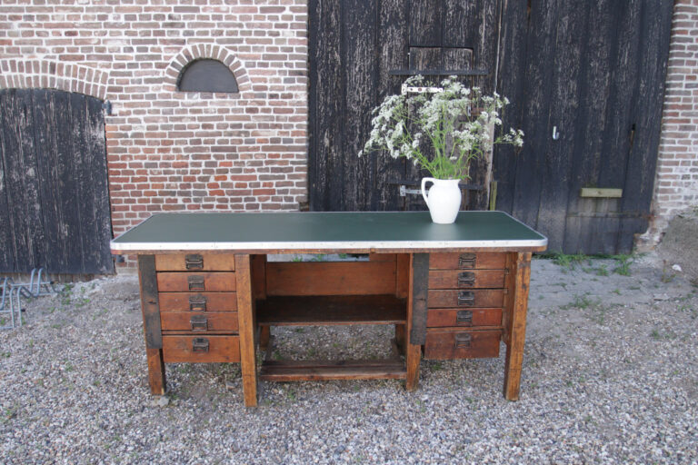 Waanzinnig mooie vintage werkbank keukeneiland oid