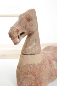 Chinees aardewerk paard met losse kop in Han-stijl, beschilderd terracotta – foto 10