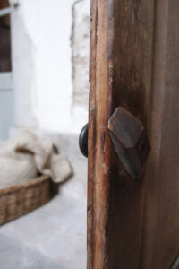 Antieke Hollandse eiken tinkast 1700 – foto 16