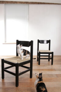Zwarte biezen eetkamerstoelen Vico Magistretti Perriand stijl jaren 70 – foto 2