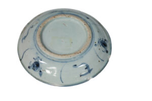 Chinees blauw-wit schoteltje spiraal-lotusdecor Fujian – foto 1