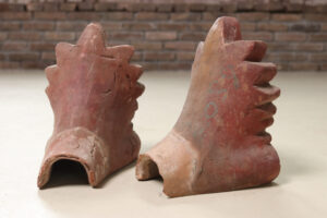 Paar terracotta dakornamenten akrokeramo palmet – foto 5