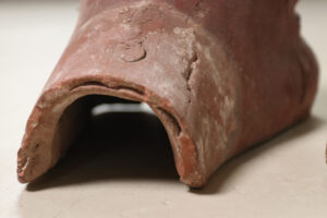 Paar terracotta dakornamenten akrokeramo palmet – foto 6
