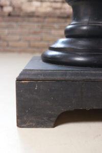 Gezwart houten zuil Napoleon III sellette – foto 8