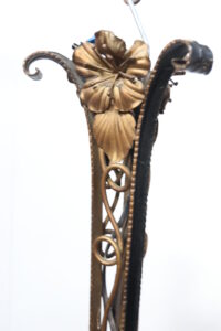 Franse art deco hanglamp smeedijzer vergulde bloemen geperst glas – foto 5