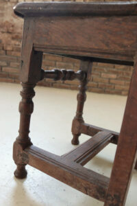 antieke eiken stoel hoge rugleuning chaise lorraine gedraaide poten – foto 4