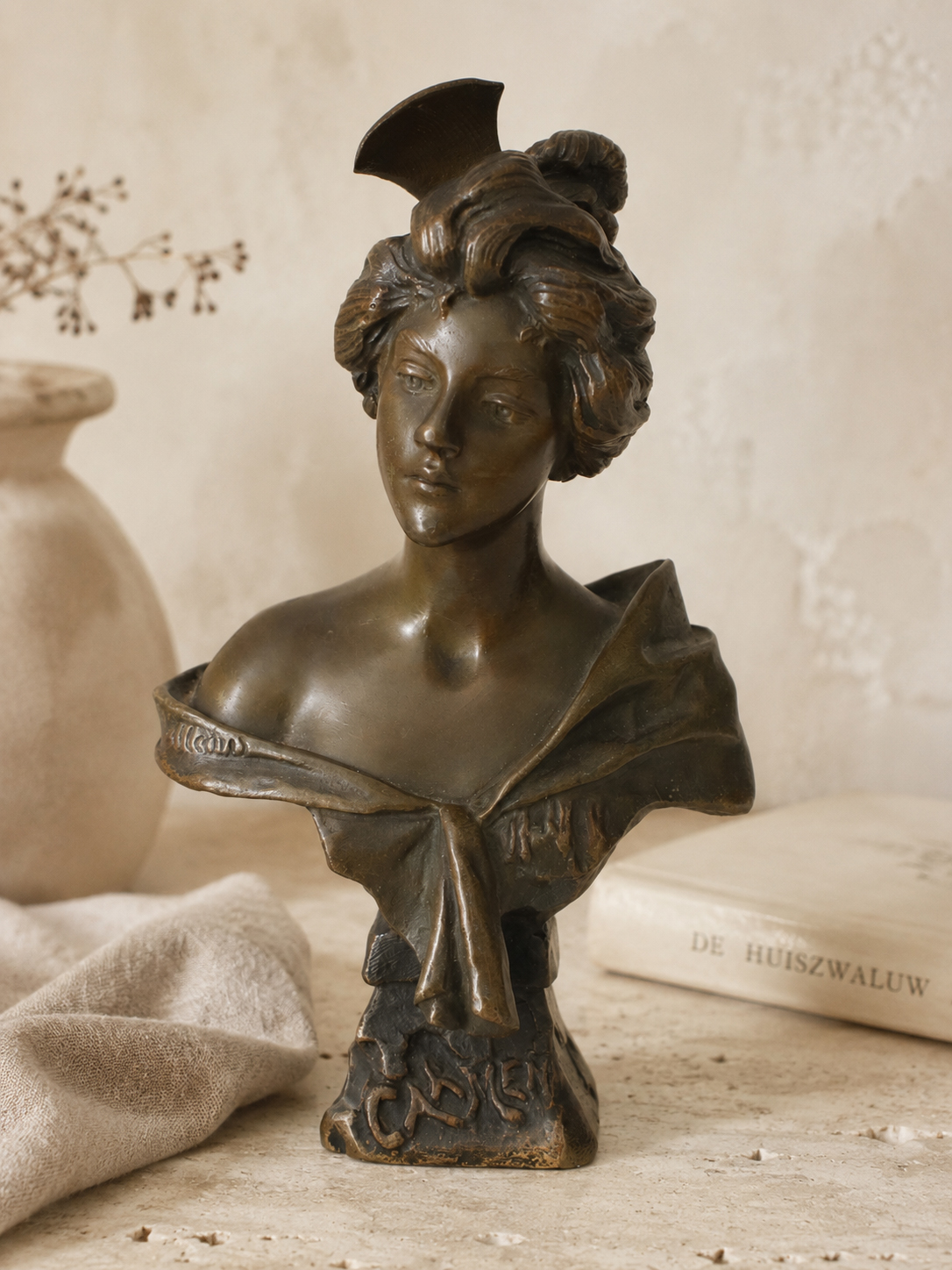 Franse Art Nouveau bronzen buste ‘Carmen’ van Emmanuel Villanis – circa 1900