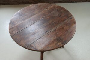 Grote ronde grenen driepoottafel cricket table – foto 2