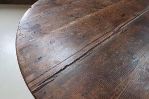 Grote ronde grenen driepoottafel cricket table – foto 3