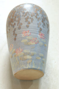 handbeschilderde vaas waterlelies Monet keramiek lichtblauw – foto 5