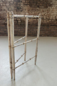 handdoekrek faux bamboo wit geschilderd hout scharnierend – foto 3