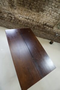 Donkere houten klaptafel met X-poten – foto 4
