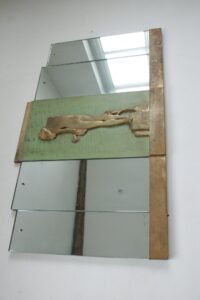 Rowley Gallery art deco spiegel met verguld reliëf meisje – foto 3